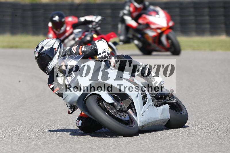 /Archiv-2025/49 26.08.2025 Cornu Master School ADR/rot-rouge/12